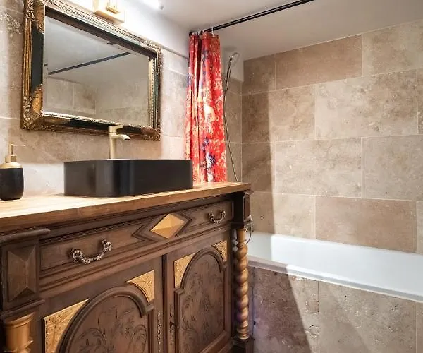 Sorcier Magique - Immersive Cinema 4k Laser & Air-cond & Parking Apartment